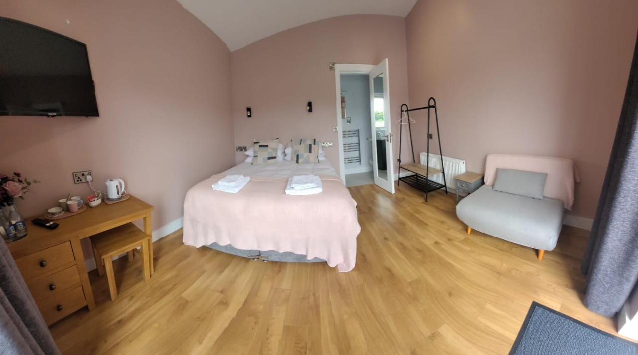 Stoneyford Luxurious Cabins Buitenkant foto