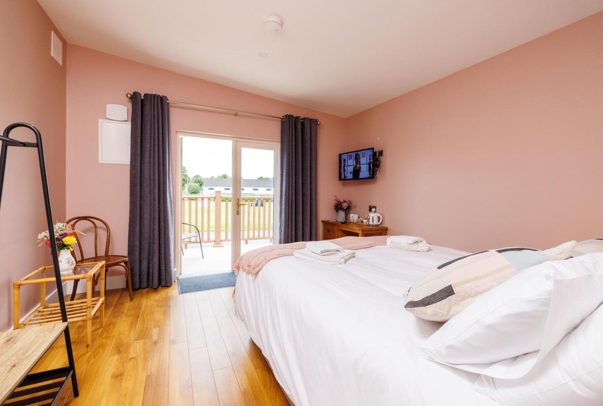 Stoneyford Luxurious Cabins Buitenkant foto